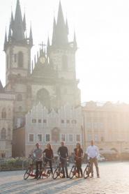 Elektrokoloběžka - Předposlední místo na naší túrce nemůže být nic jiného než Staroměstské náměstí | Prelast sight on our tour can not be any different than Old town square