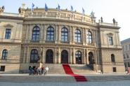Elektrokoloběžka - Tentokráte u Rudolfina | Now at Rudolfinum